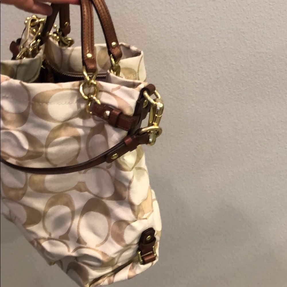 Coach Handbag - Picture 2 of 8